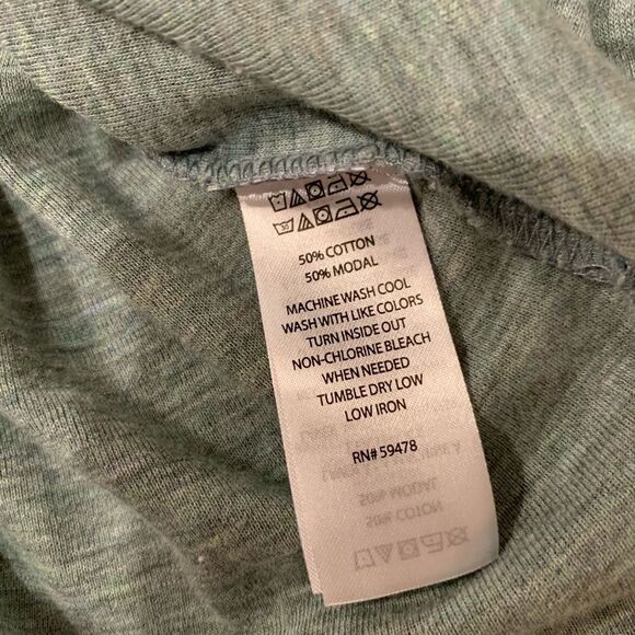 LUCY & LAUREL Sage Green Top size M - Picture 14 of 14